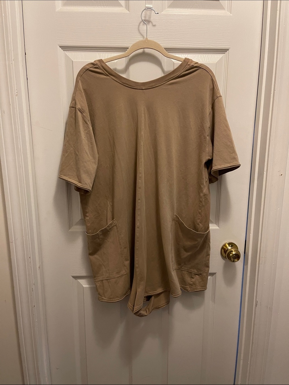 Wilfred Relaxed Short Sleeve Pocket Tee in Beige